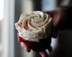 Retaining good people with perks like cupcakes
